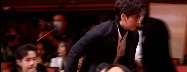 电影之夜内场座位暴露咖位!刘亦菲前排被嘲,朱一龙李易峰退后方