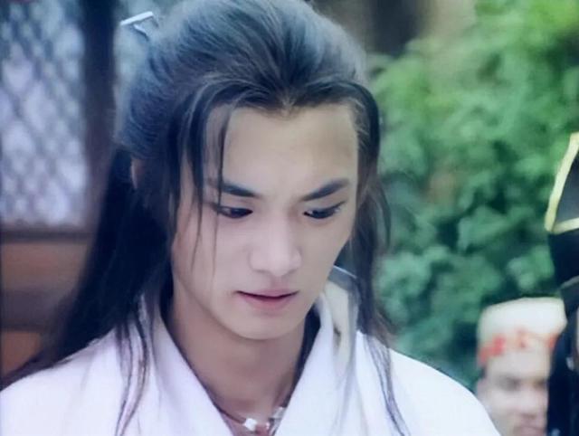 《凤在江湖》播出19年，男主因故退圈，两位女主生活美满