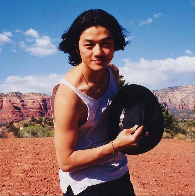 李亚鹏欠薪道歉后续！下海经商一地鸡毛，走到这一步与王菲有关