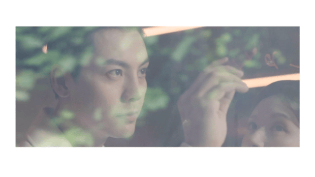 陈伟霆赵露思吻戏好欲,深V黑西装+金丝眼镜,绝对性张力拉满!