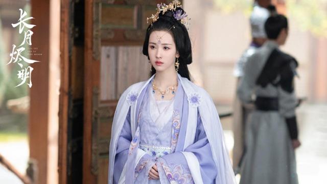 《长月烬明》叶冰裳真面目曝光，澹台烬为何舍苏苏救她？原因有三