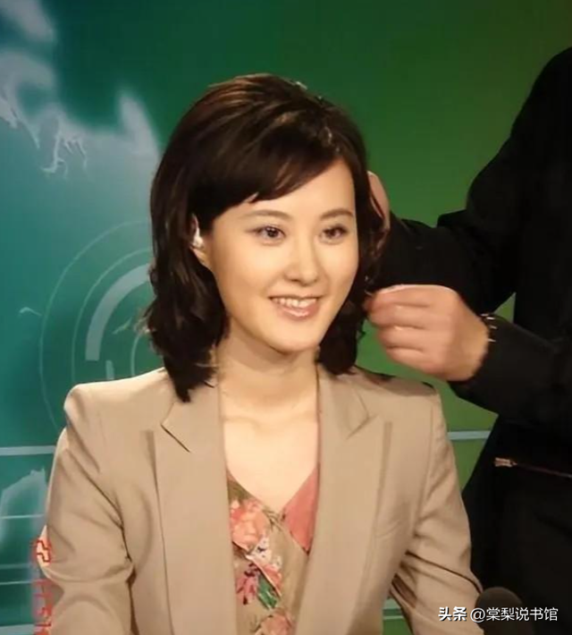 秦方：曾是重庆最美高考状元，今是央视知名女主持，42岁依然单身