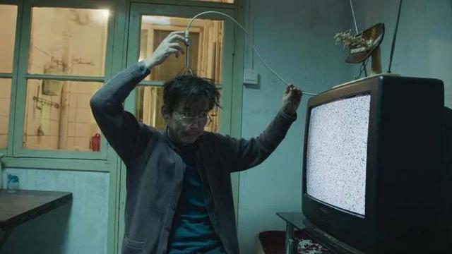 袁弘:希望大家不要成为《热搜》的岳鹏