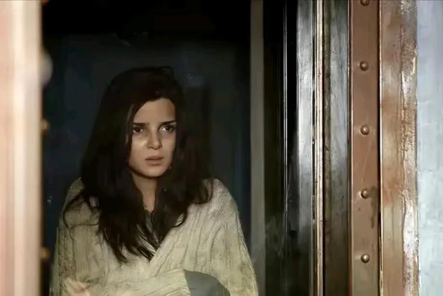 尺度暴击!深夜艺术!这4部欧美绝色片,后劲十足,值得收藏