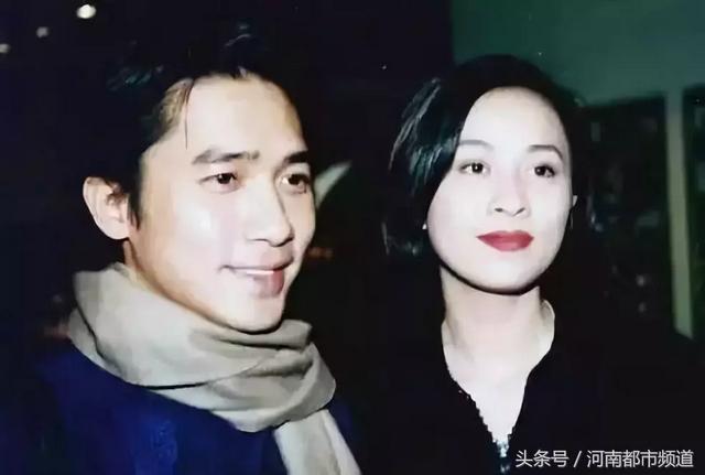 28年后刘嘉玲首回应裸照门：永远忘不了梁朝伟对我说的话……