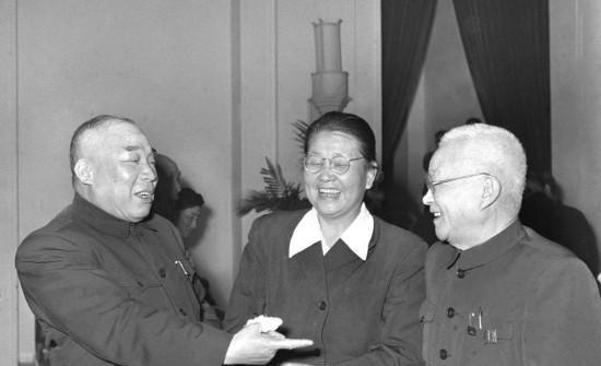 冯玉祥之妻，不仅成为新中国副国级领导，还培养了两位解放军少将