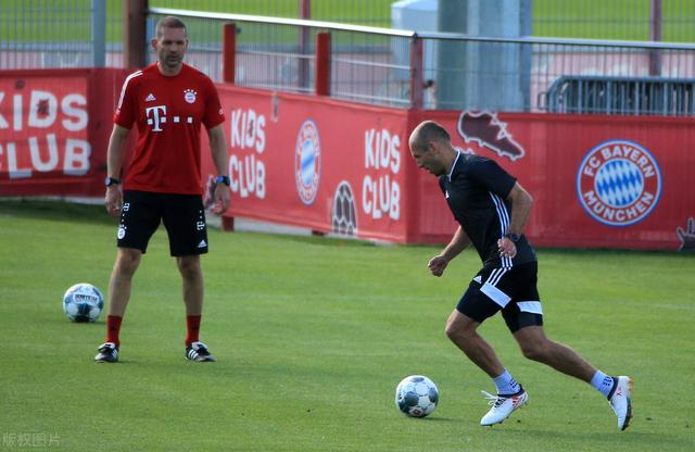 小飞侠复出？惊现拜仁训练场，罗本：非常渴望再次穿上球鞋