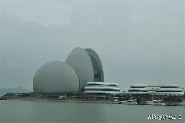 中国唯一建设在海岛上的歌剧院“珠海大剧院”