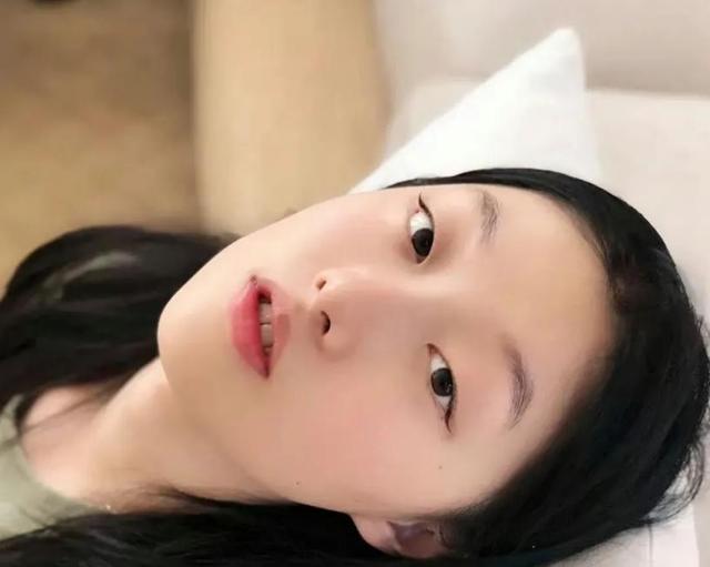 25岁被琼瑶捧红，为245万“出卖身体”，恋爱7天和丑男闪婚