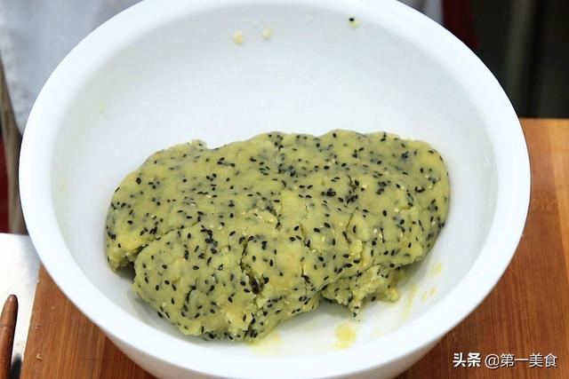 原来做桃酥这么简单！筷子一搅、手一压，香酥可口，一次成功
