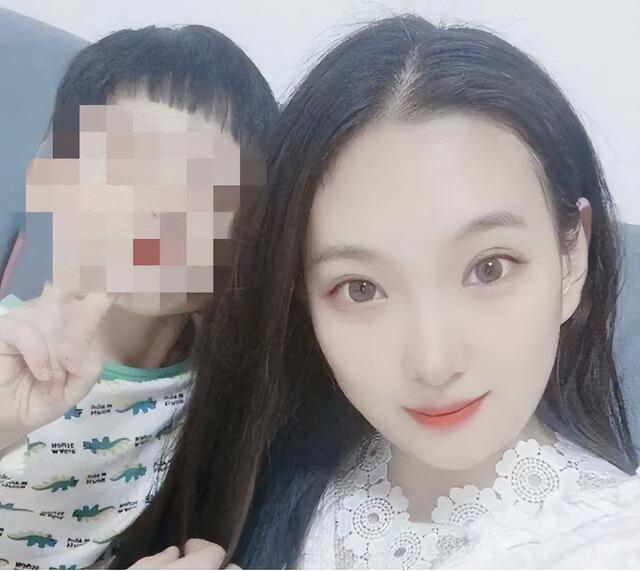 16年，东北美女画家离婚后，跑到江西出家当道士，如今怎么样了？