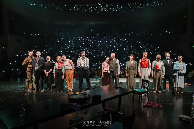 还是会被“吓一跳”，伦敦西区原版话剧《无人生还》成都首演