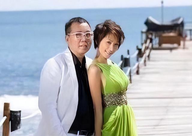 苦熬7年逼走原配，上位3年“遭报应”，脖子以下全是瘤惨死豪宅