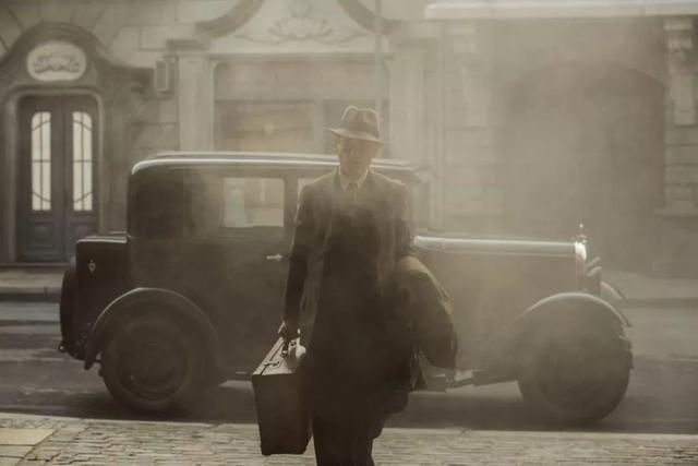 很多外媒说，《巴比伦柏林》是过去十年世界上最好的电视剧