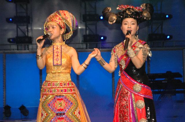 陈涓：不可思议的怪奇歌手，唱8种以上唱腔，美女男声趣味生