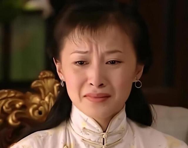 25岁被琼瑶捧红，为245万“出卖身体”，恋爱7天和丑男闪婚