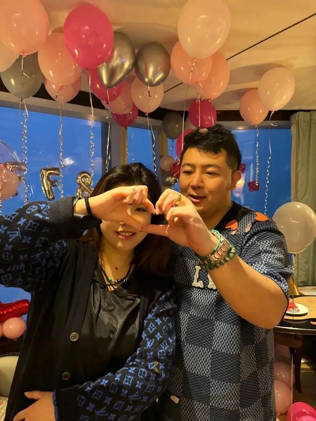 对于戒毒民警来说，爱情是“无论多晚，有我等你”！