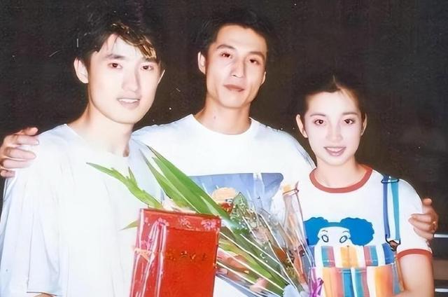 25岁被琼瑶捧红，为245万“出卖身体”，恋爱7天和丑男闪婚