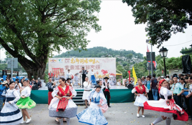 那个人人都长着一张欧美脸的中国“混血族”，现在过得怎么样了？