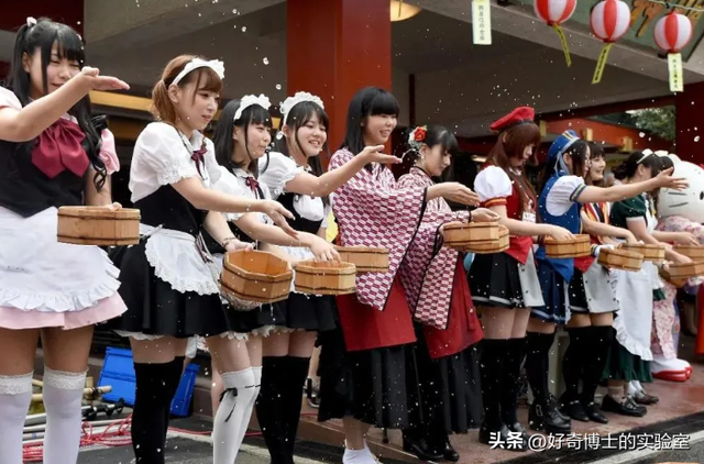 “要什么服务都有!”团购APP里的女仆陪玩店,真的“涉黄”吗?