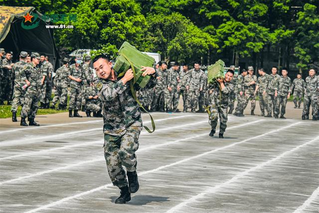 热！血！沸！腾！现场解说带你走进这场兵哥运动会