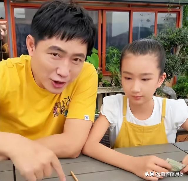 51岁康祈耀的悲剧人生：仕途不顺难升职，两任老婆远走不在身边