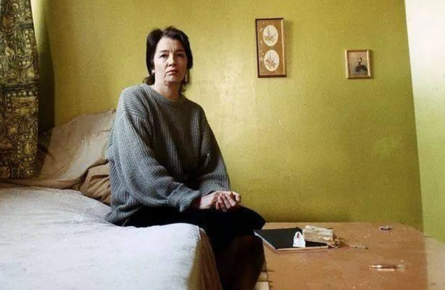 从贫家女到交际花，曾因美貌搅动英国政坛，晚年沦为落魄大妈