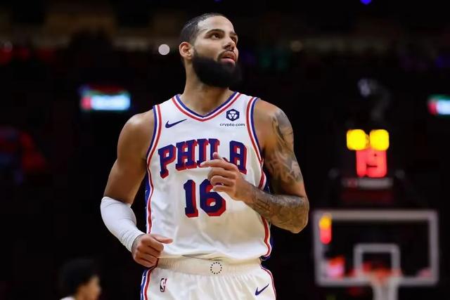 独行侠再出手！2换1，克里斯蒂挤走格兰姆斯，换来76人铁血锋线