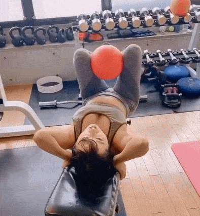 “新晋亚洲cosplay女神”，日系甜妹的蜜桃身材太魅惑了！