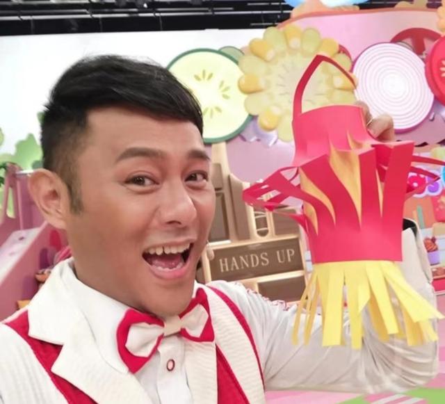 重返公司！TVB童颜主播携儿子上节目，婚后移民澳洲今再回流香港