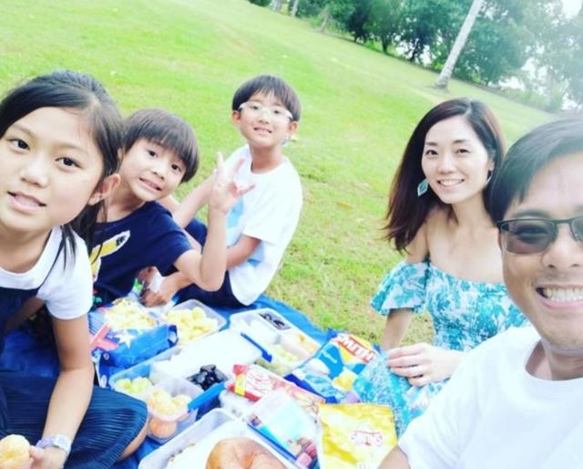 重返公司！TVB童颜主播携儿子上节目，婚后移民澳洲今再回流香港