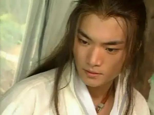 《凤在江湖》播出19年，男主因故退圈，两位女主生活美满