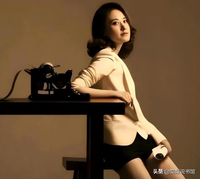 秦方：曾是重庆最美高考状元，今是央视知名女主持，42岁依然单身