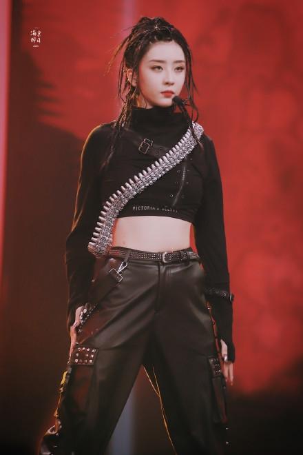 《青你1》成员无人问津，对比《偶练》爱奇艺差别对待都很明显了