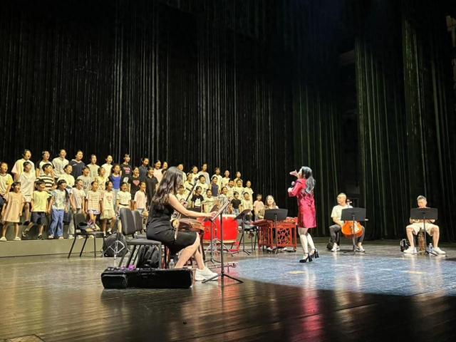 ​专访丨龚琳娜：做声音的导游