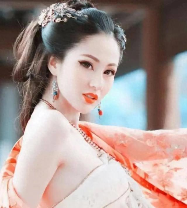 经典国产大尺度片《3D玉蒲团》，曾轰动一时。 你看过吗？