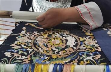 “光辉艳若云”!五彩绣线下藏着半部黎汉文化交融史