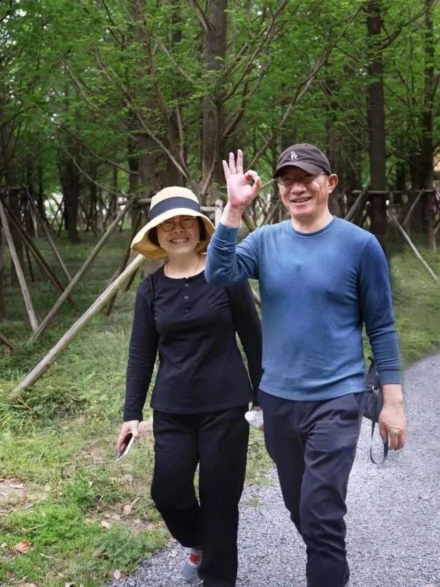 对于戒毒民警来说，爱情是“无论多晚，有我等你”！