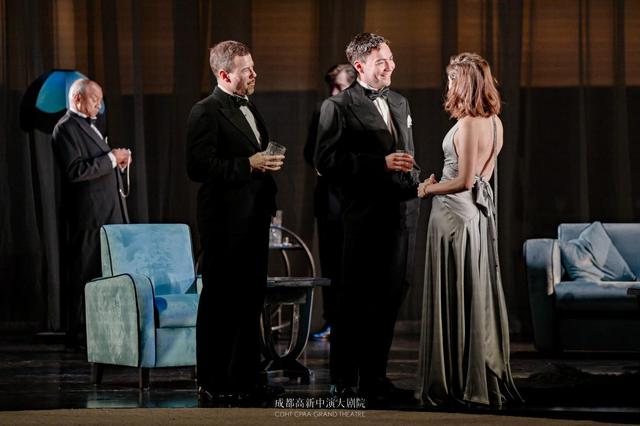 还是会被“吓一跳”，伦敦西区原版话剧《无人生还》成都首演