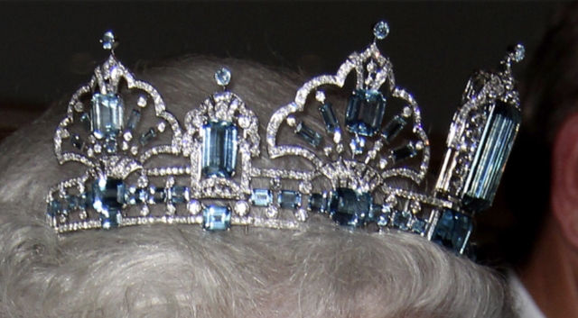 1968年，“朱丽叶”裸露镜头在伦敦首映，英女王夫妇就坐在第一排