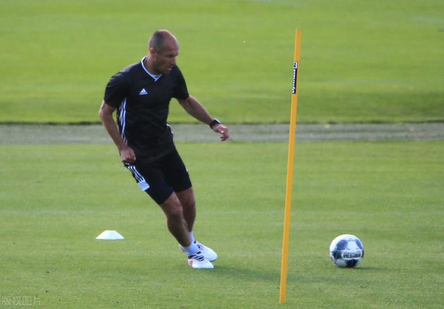 小飞侠复出？惊现拜仁训练场，罗本：非常渴望再次穿上球鞋