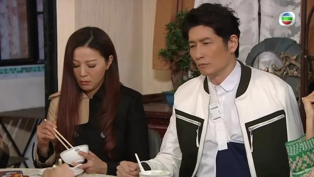 TVB花旦滕丽名获同剧演员提前庆生，与富商老公结婚12年不生育