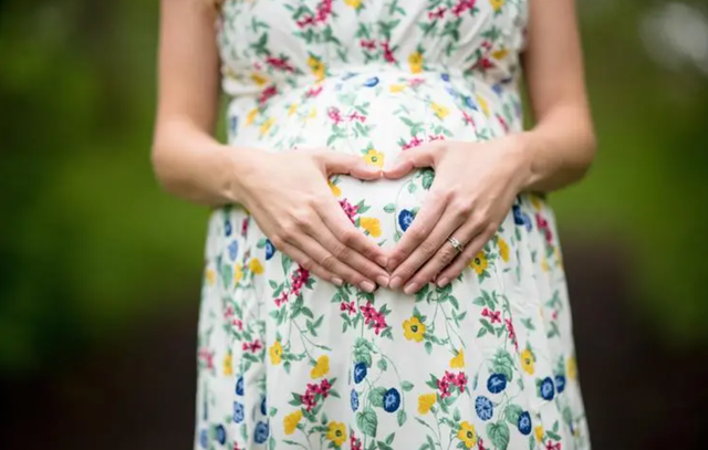 从贫家女到交际花，曾因美貌搅动英国政坛，晚年沦为落魄大妈