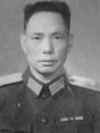 他是开国少将,妻子是老红军,长子却演了大半辈子国军将领