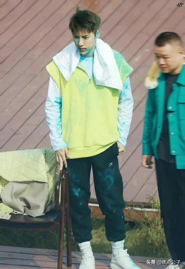 为啥整容？范丞丞前队友王子异录节目脸变化大，网友：像陈飞宇