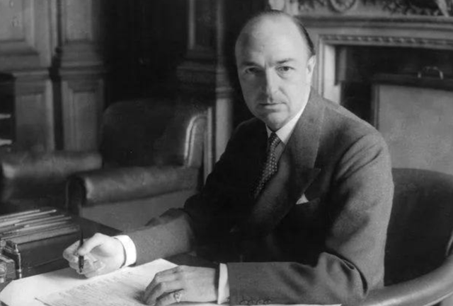 从贫家女到交际花，曾因美貌搅动英国政坛，晚年沦为落魄大妈