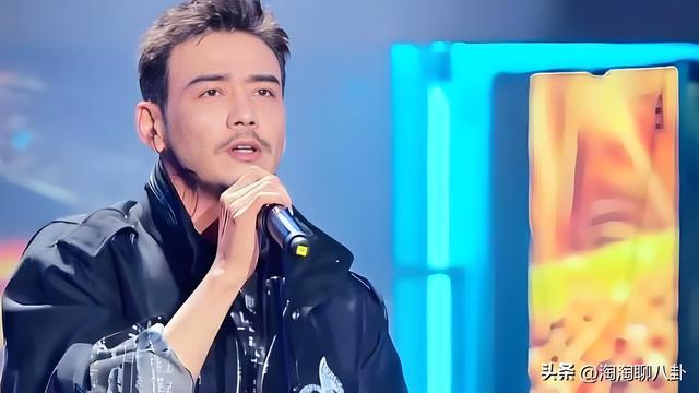 杨烁独特烟嗓的魅力：一曲《往后余生》撼动心灵深处