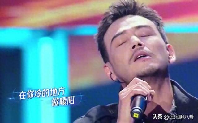 杨烁独特烟嗓的魅力：一曲《往后余生》撼动心灵深处