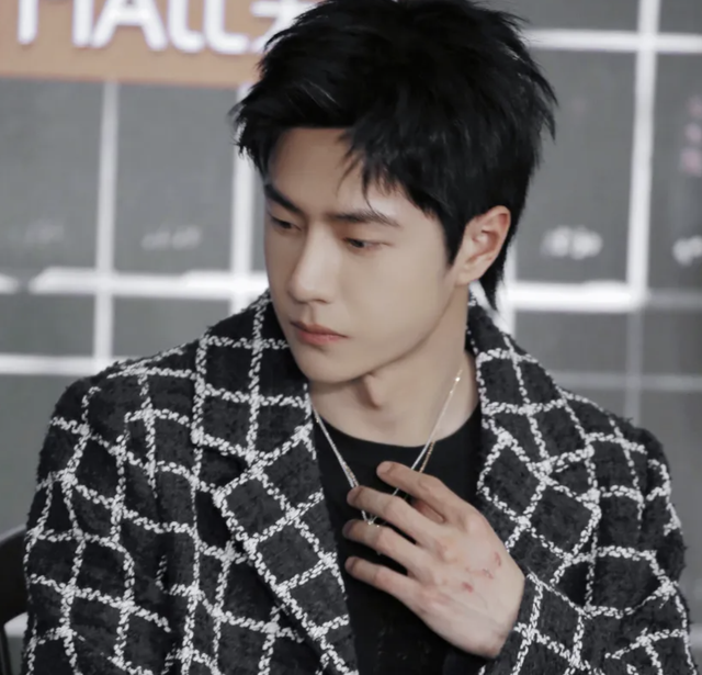 打脸黑子！王一博出发法网公开赛，身上没有疮，生病谣言不攻自破