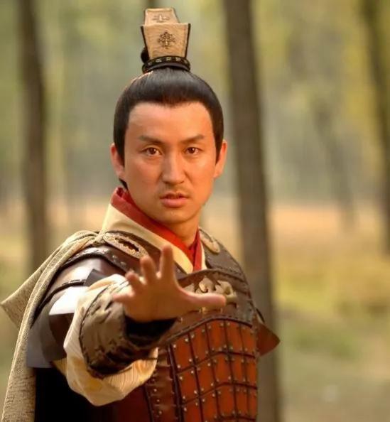 《凤在江湖》播出19年，男主因故退圈，两位女主生活美满